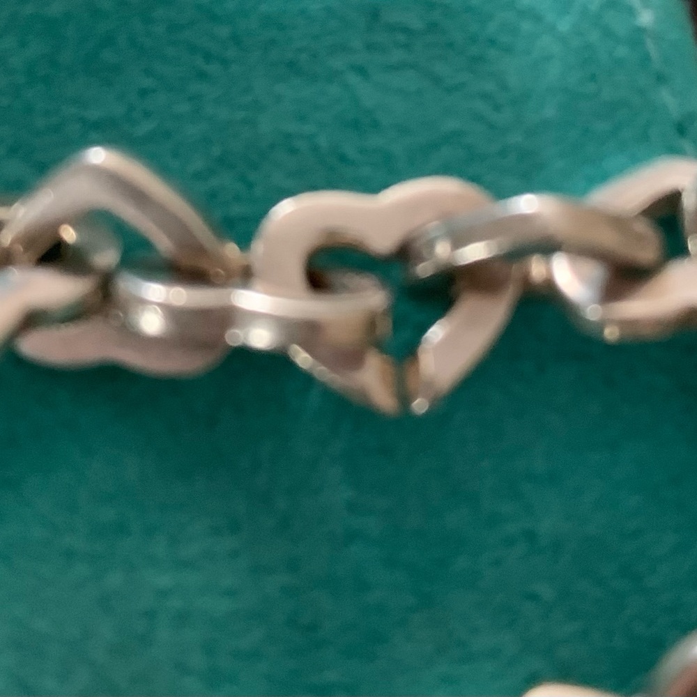 Tiffany silver and gold heart link bracelet. - Picture 5 of 8